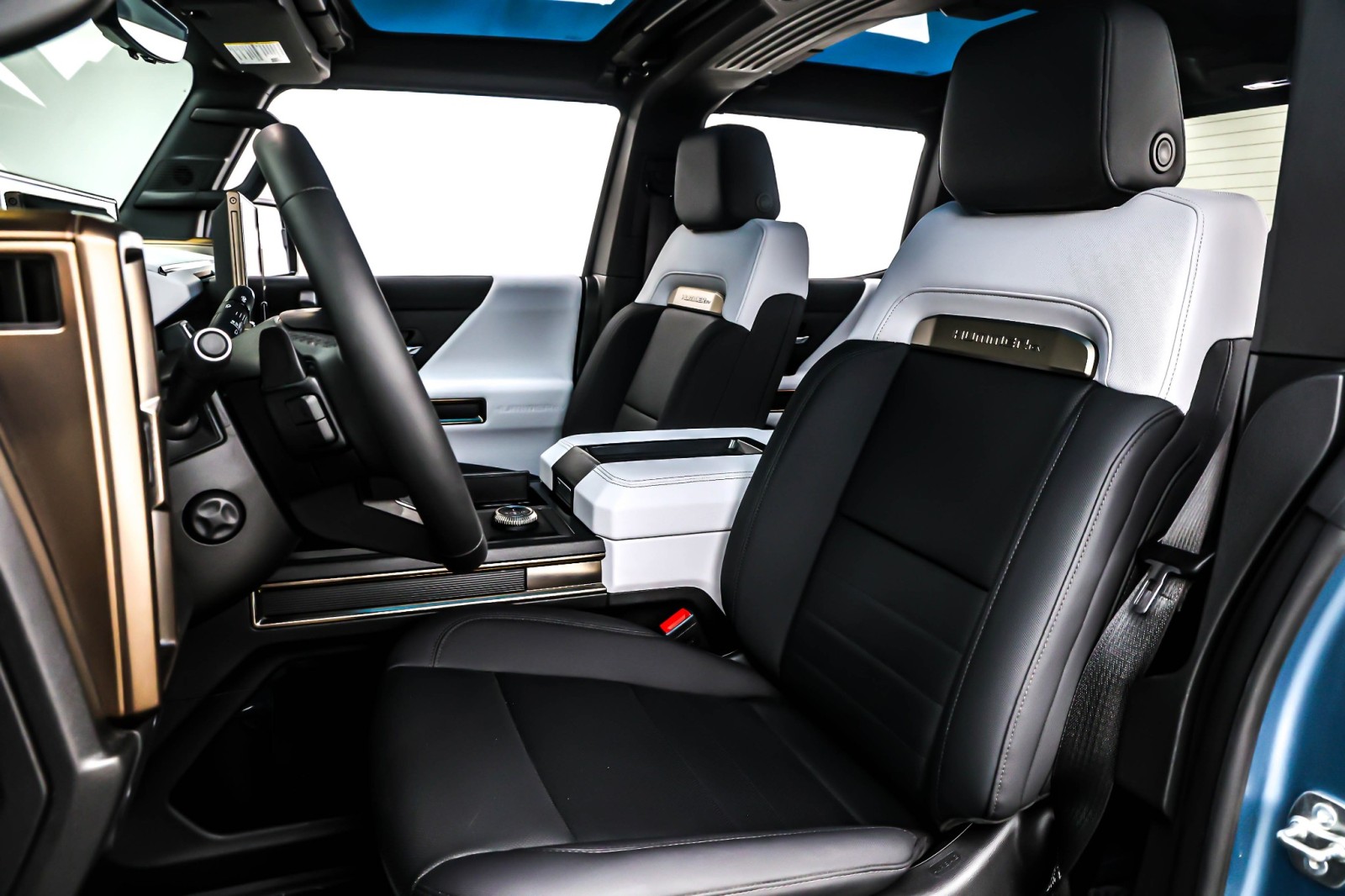 Used 2024 Neptune Blue Matte GMC e4WD Crew Cab 3X image 16