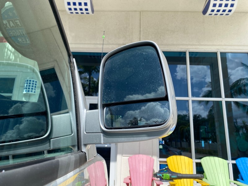 2013 GMC SAVANA HI TOP CONVERSION HANDICAP LIFT LOW MILES 24,857 in , 