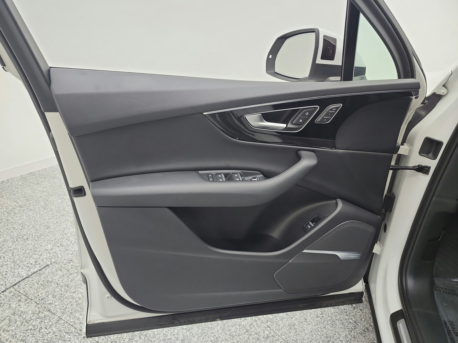 Used 2018 Carrara White Audi 3.0 TFSI Premium Plus image 15