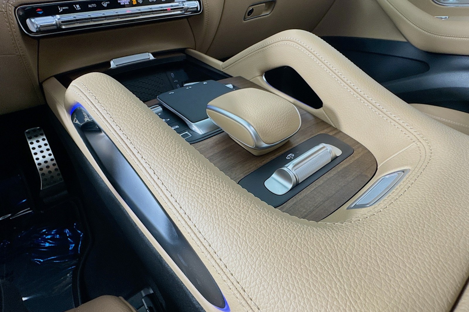 New 2026 Obsidian Black Metallic Mercedes-Benz GLS 580 4MATIC® SUV image 5