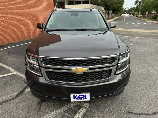 2018 Chevrolet Suburban LT LUX with Center Row Buckets 9