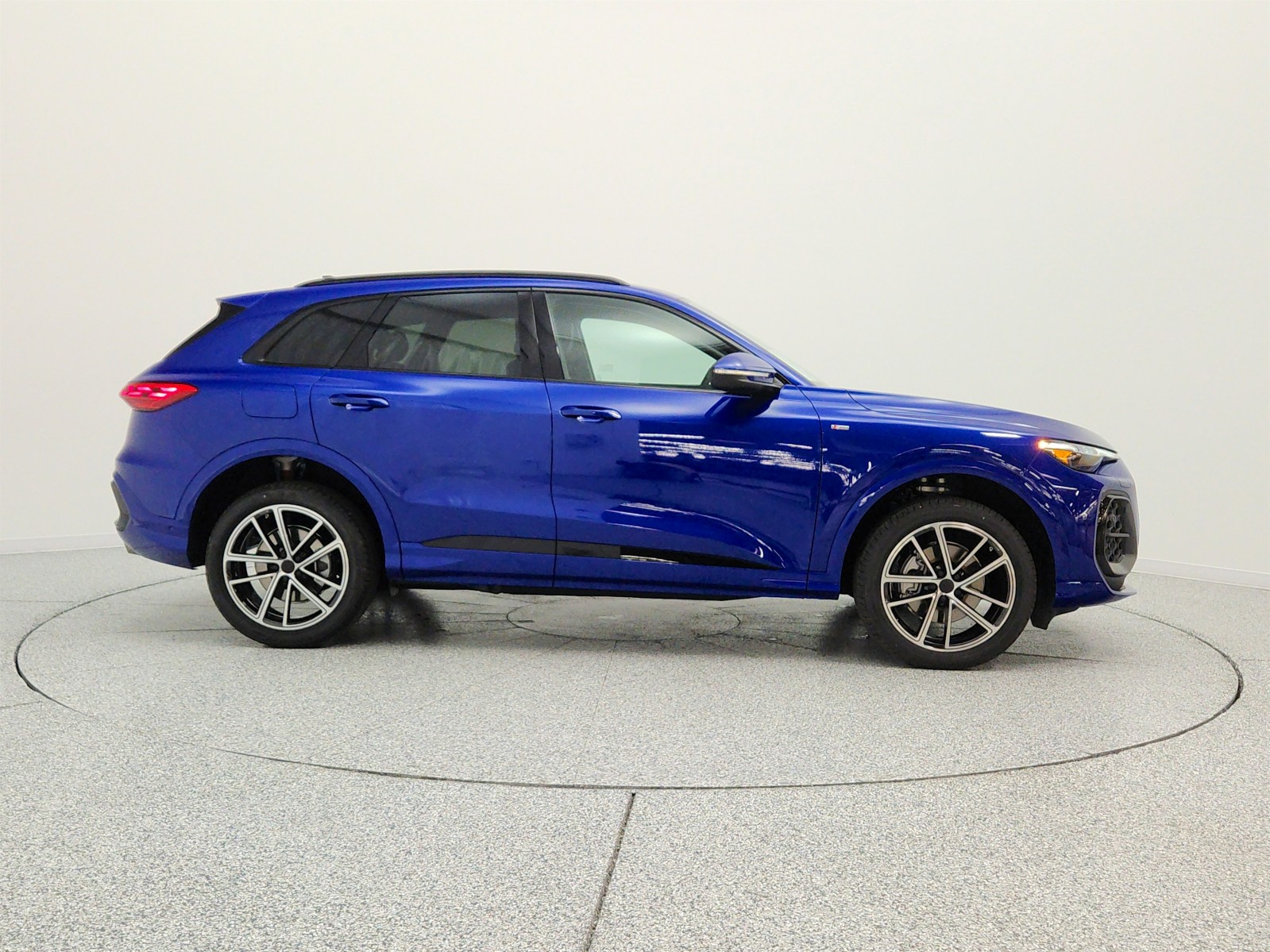 New 2026 Ultra Blue Metallic Audi Premium Plus 2.0 TFSI quattro image 4