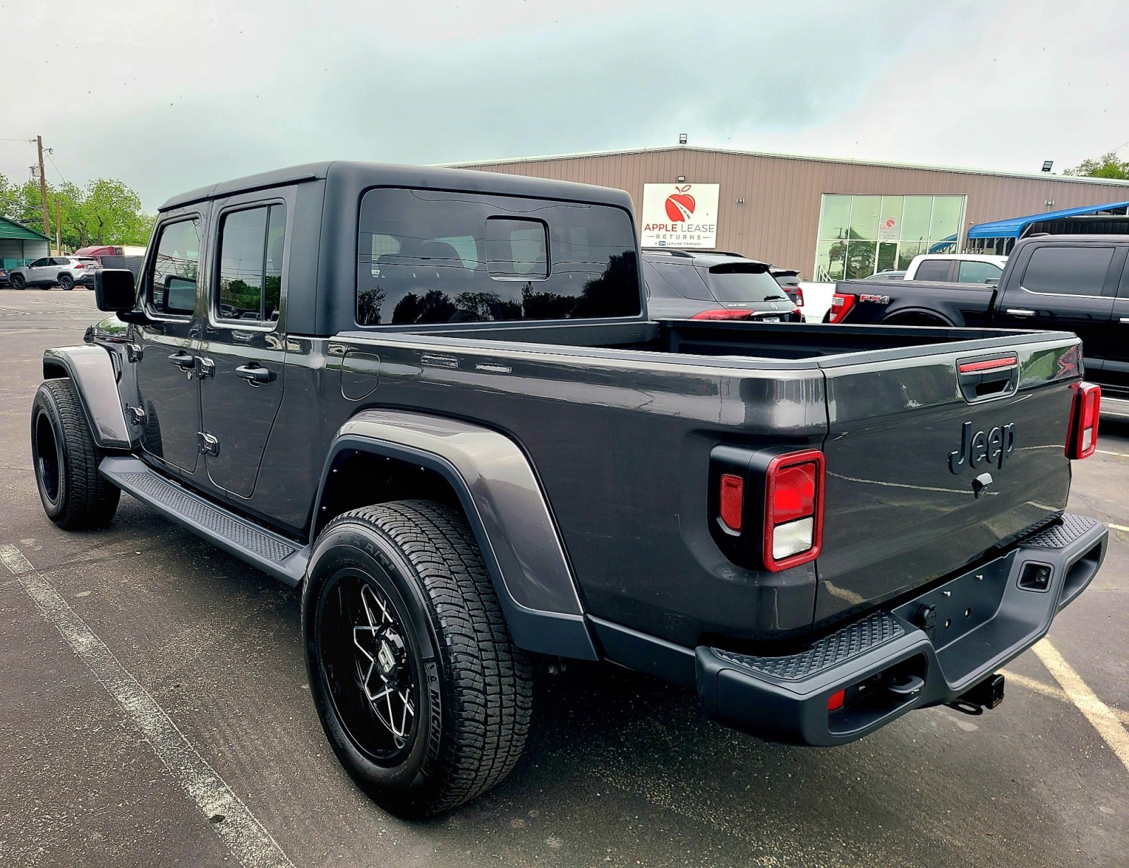 Used Car 2022 Jeep Gladiator  Altitude For Sale Under $30,000 In Austin, Texas