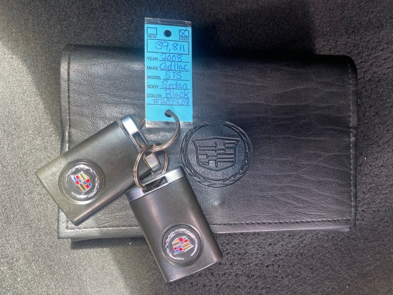 2008 Cadillac STS RWD 1 OWNERLOW MILES 39813 in , 