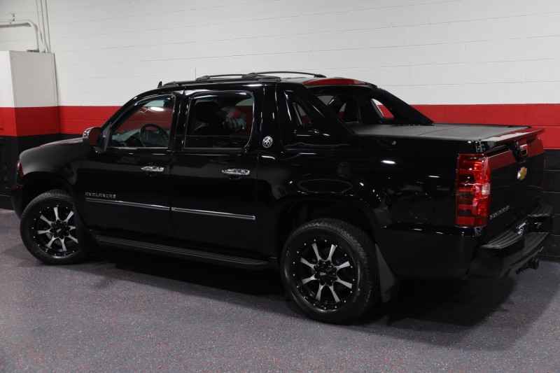 2013 Chevrolet Avalanche LTZ 4WD Black Diamond Edition 4dr Suv in , 