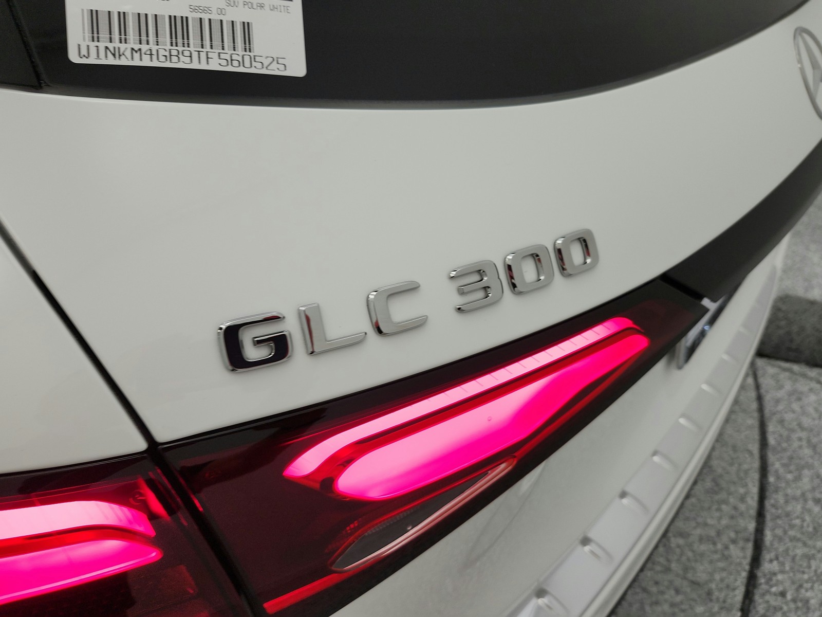 New 2026 Polar White Mercedes-Benz GLC 300 SUV image 17