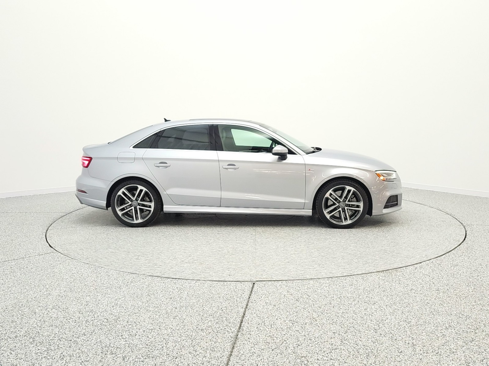 Used 2019 Florett Silver Metallic Audi Premium Plus 45 TFSI quattro image 4