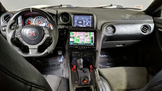 2013 Nissan GT-R Premium 26