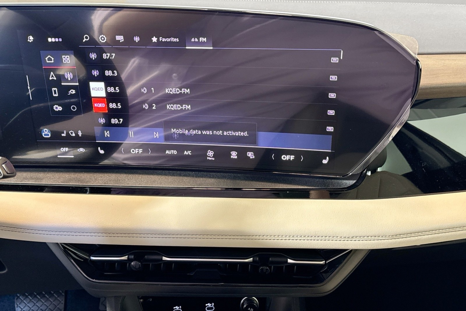 New 2025 Glacier White Metallic Audi Premium quattro image 13