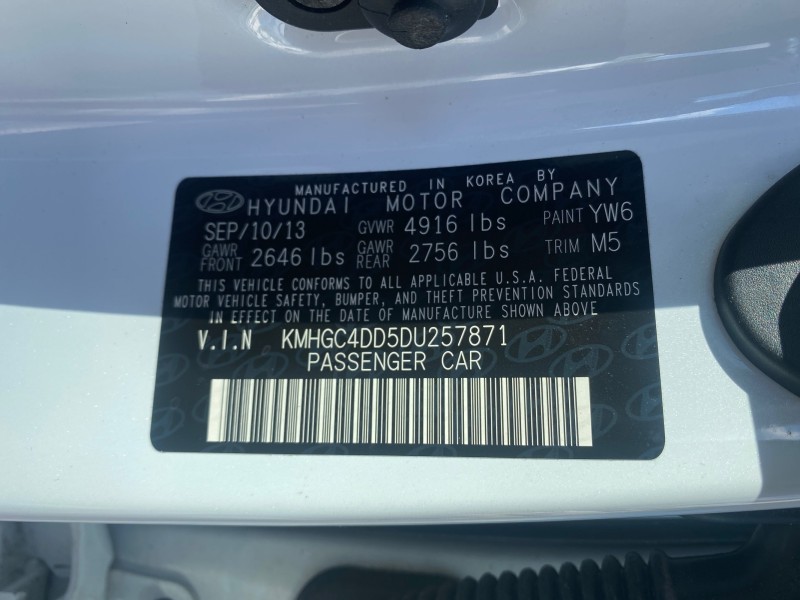 2013 Hyundai Genesis 3.8L LOW MILES 33,576 in , 