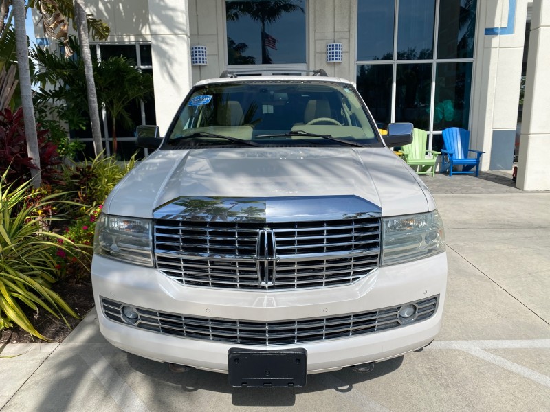 2010 Lincoln Navigator 4WD SUNROOF LOW MILES 31,209 in , 