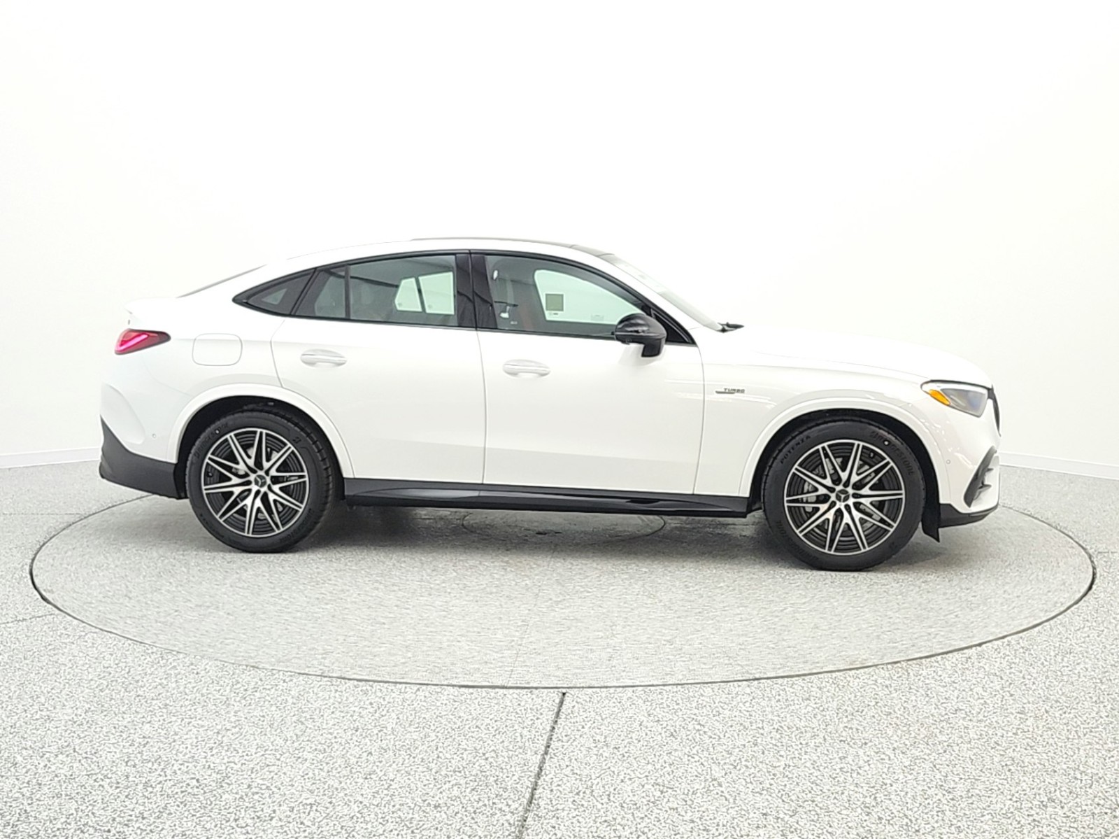 New 2026 MANUFAKTUR Moonlight White Metallic Mercedes-Benz AMG® GLC 43 image 4