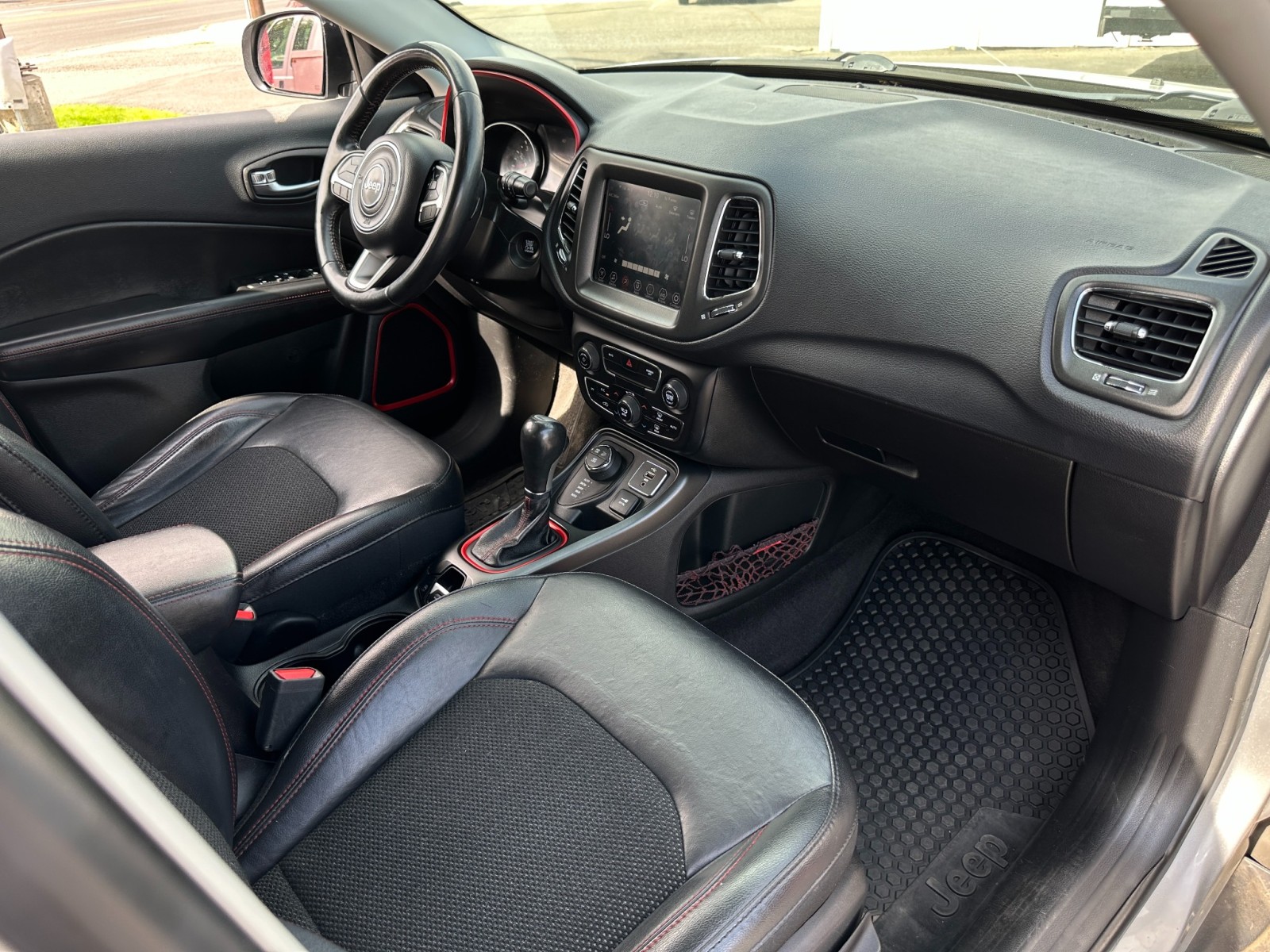 2019 Jeep Compass Trailhawk 32