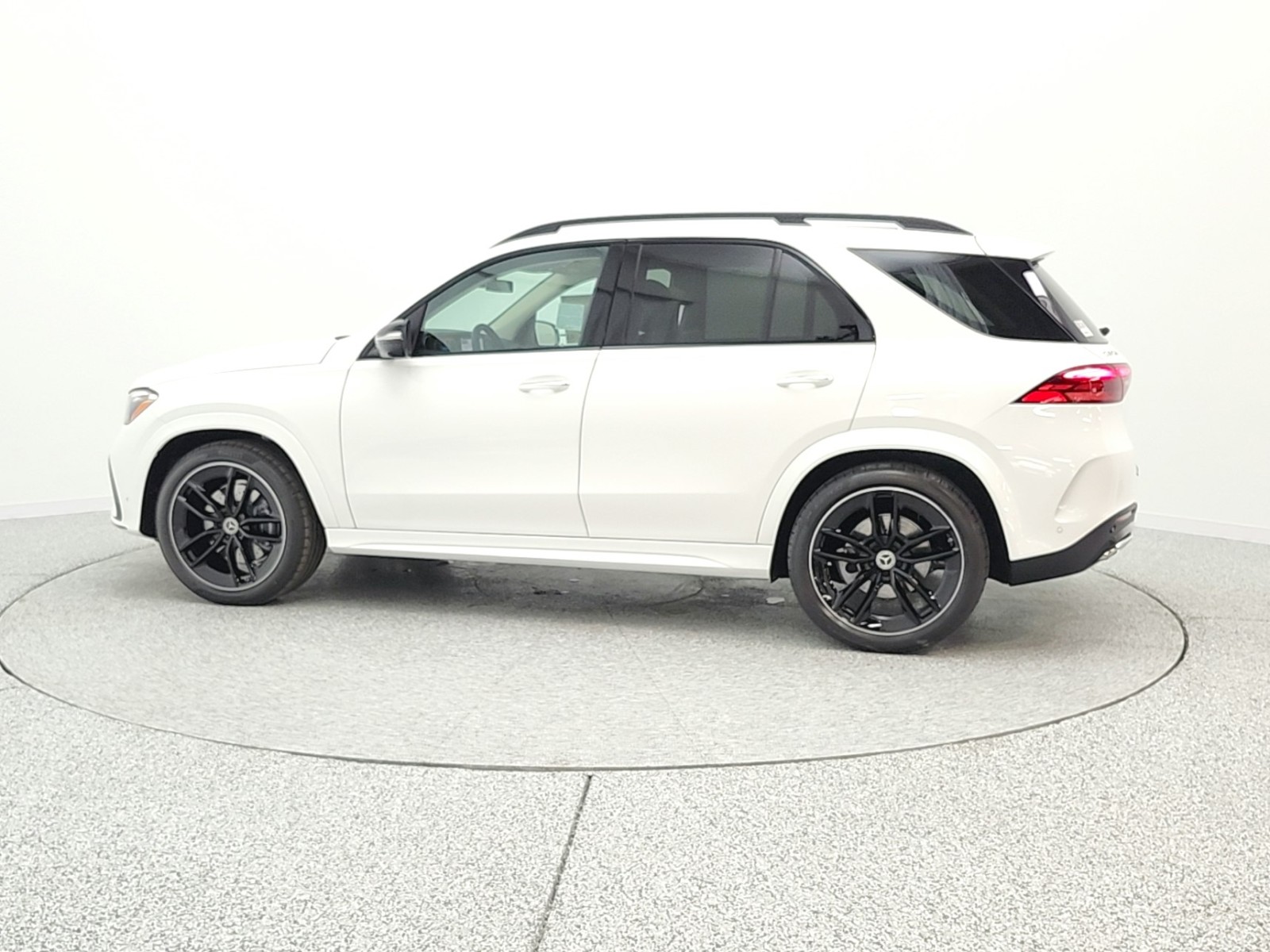 New 2026 Polar White Mercedes-Benz GLE 450 image 8
