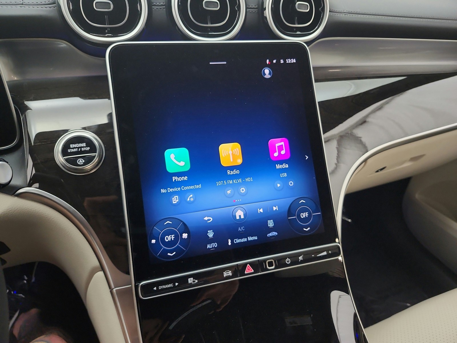 Certified Used 2025 Polar White Mercedes-Benz GLC 300 SUV image 10