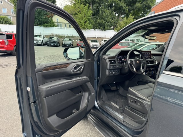 2021 Chevrolet Suburban Premier with Premium Package 34