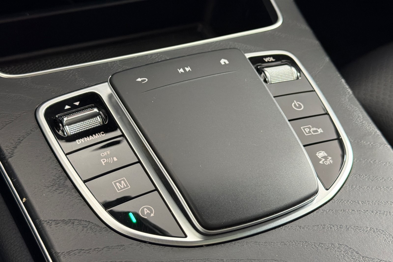 Used 2022 Black Mercedes-Benz GLC 300 SUV image 19