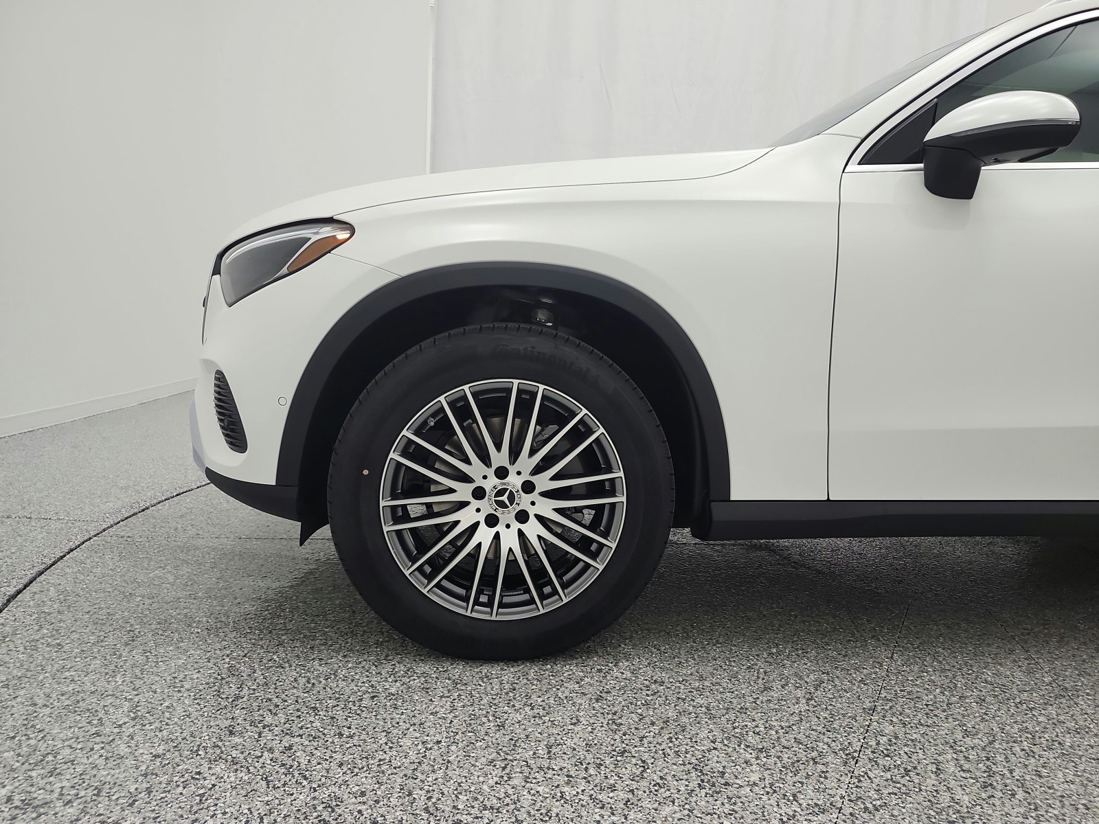 New 2026 Polar White Mercedes-Benz GLC 300 image 16