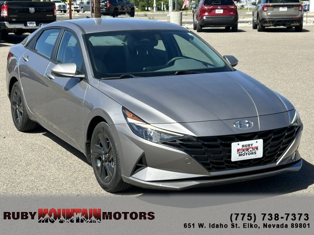 2023 Hyundai Elantra SEL FWD
