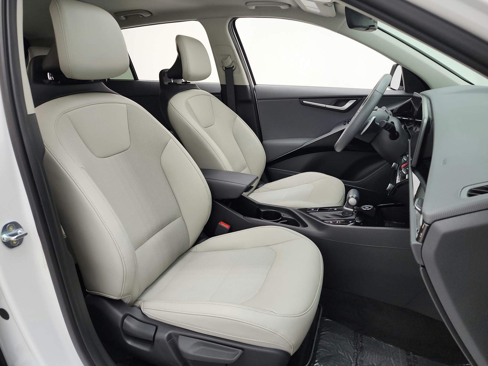 Used 2023 Snow White Pearl Kia EX Touring FWD image 19