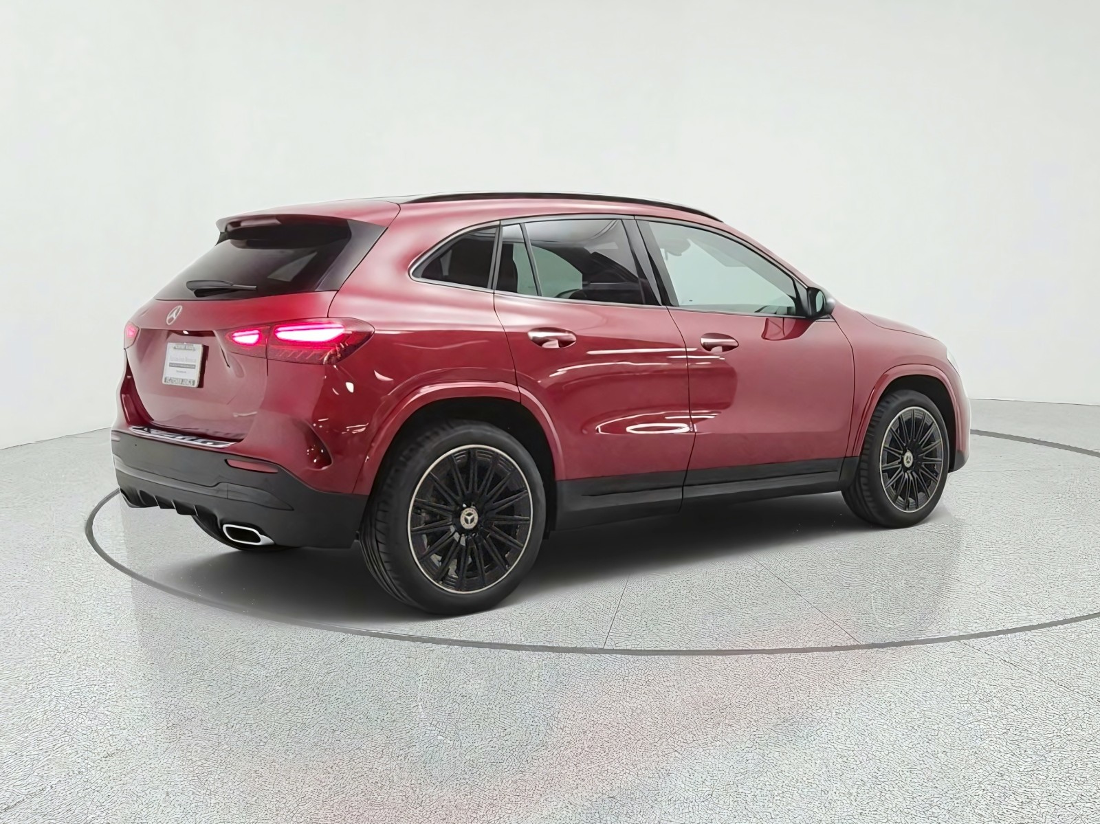 New 2026 MANUFAKTUR Patagonia Red Metallic Mercedes-Benz GLA 250 SUV image 5