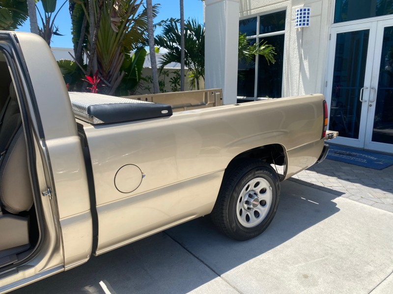 2005 GMC Sierra 1500 LOW MILES 83837 AC NO ACCIDENTS in ,
