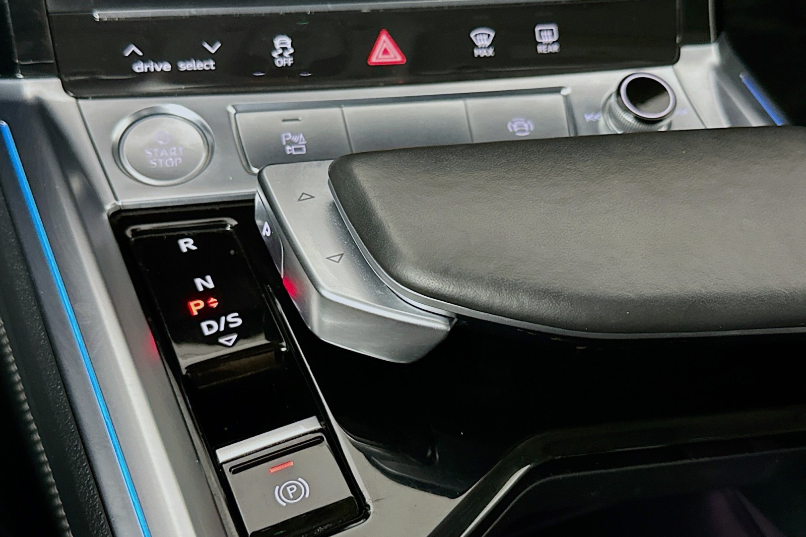 Used 2019 Mythos Black Metallic Audi Prestige image 7