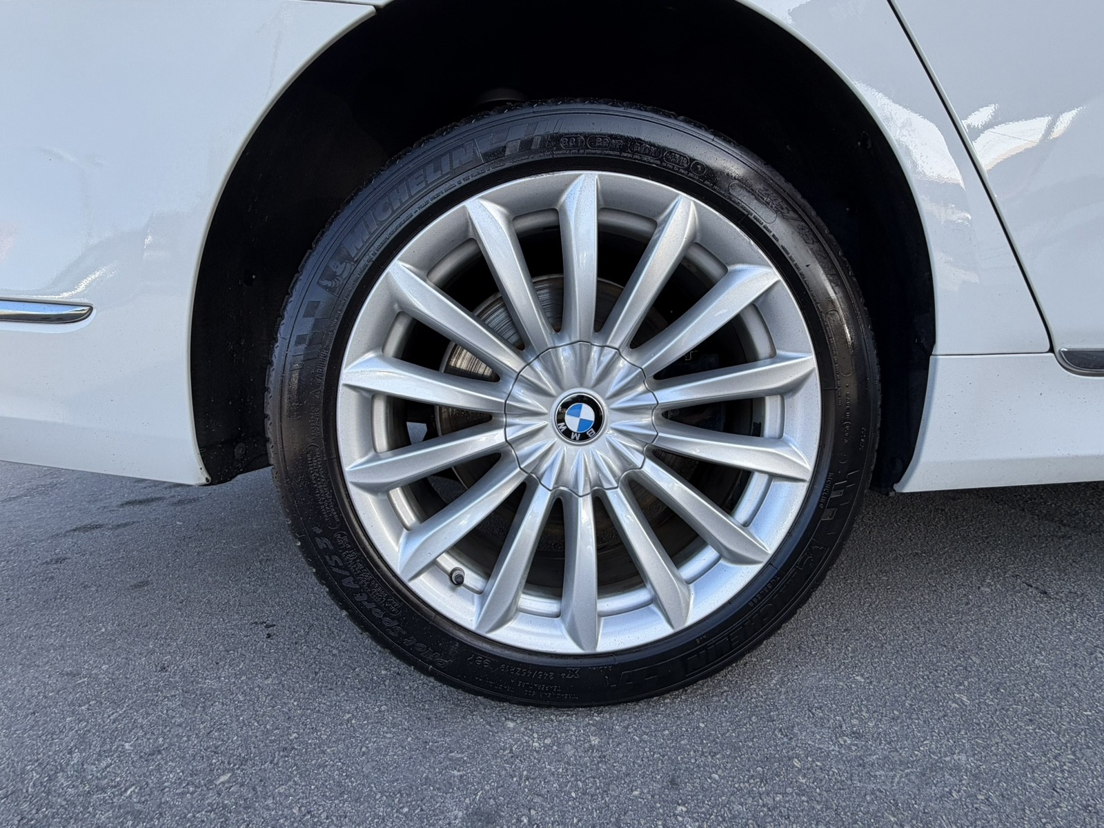 2020 BMW 740i - $21,677