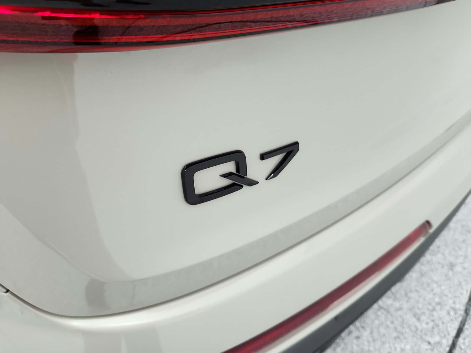 Used 2023 Vicuna Beige Metallic Audi Premium Plus 45 TFSI quattro image 24