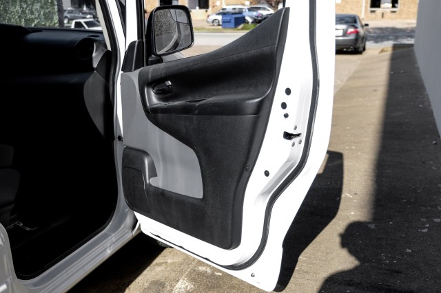 2017 Nissan NV200 Compact Cargo S 38