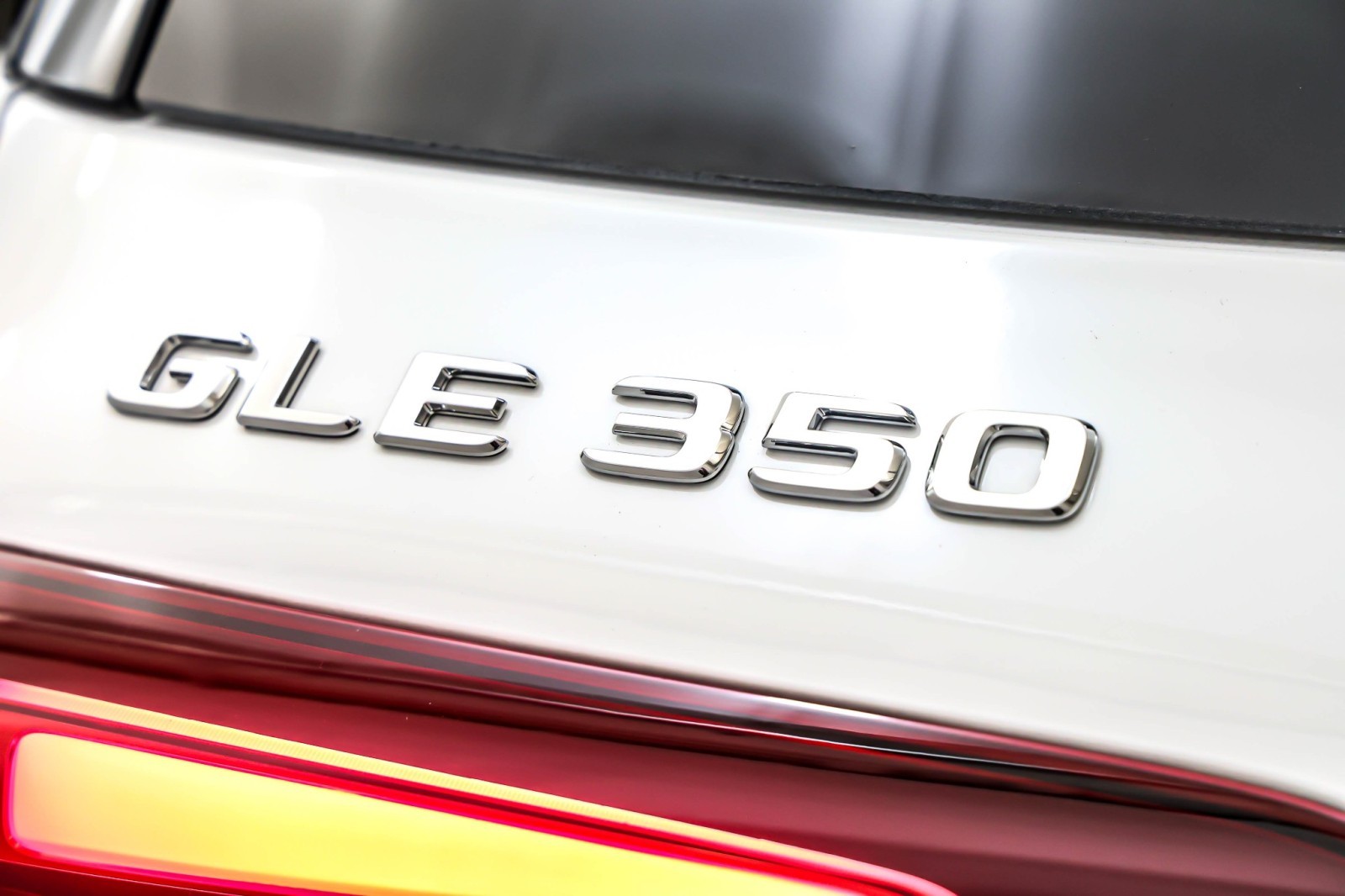 New 2026 Polar White Mercedes-Benz GLE 350 image 9