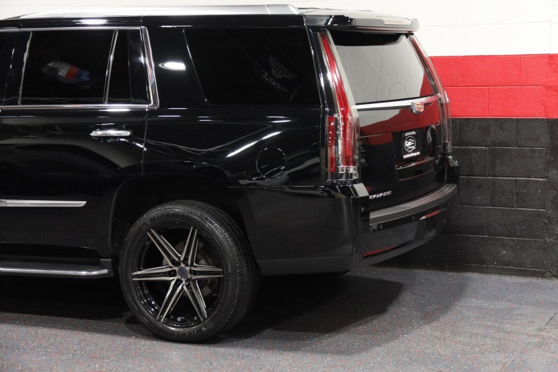 2016 Cadillac Escalade Luxury Collection 4WD 4dr Suv in , 