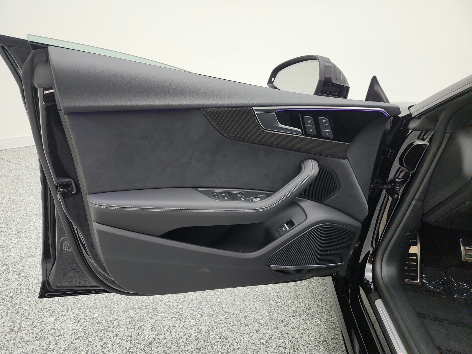 Used 2025 Mythos Black Metallic Audi Premium Plus 3.0 TFSI quattro image 15