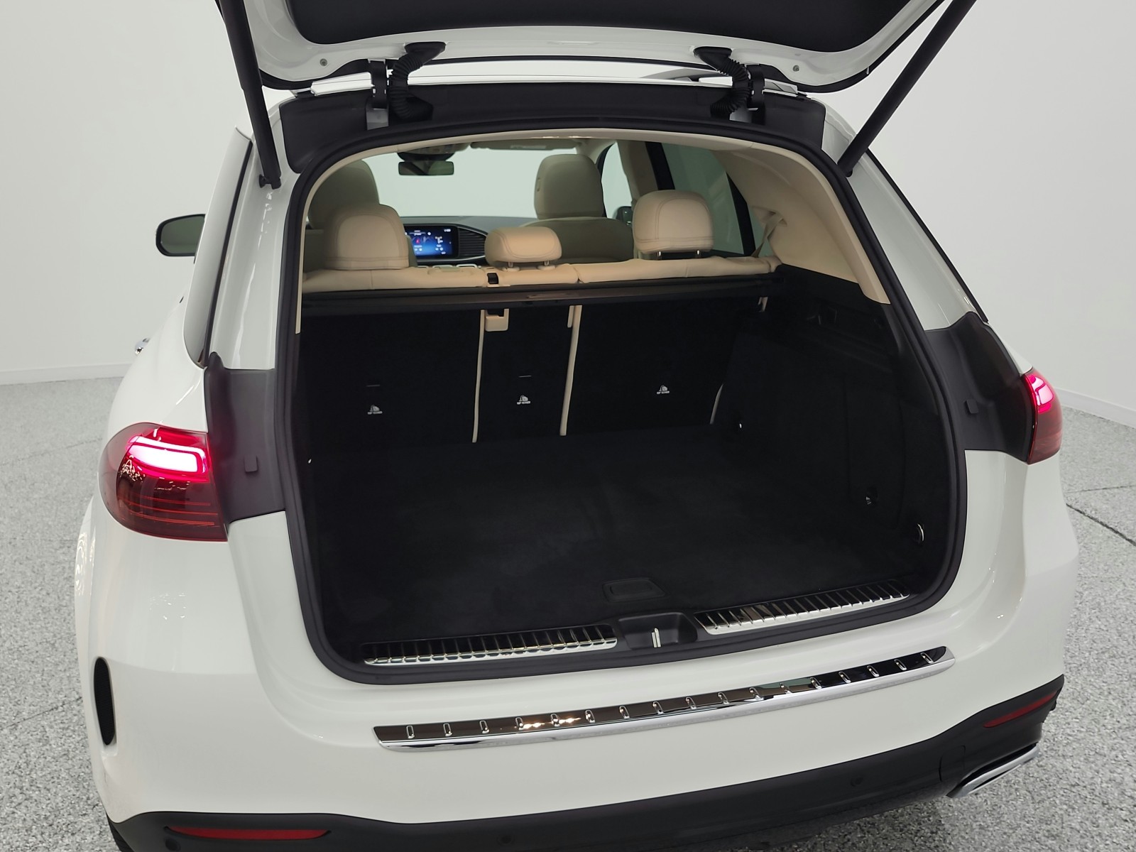 Used 2025 Polar White Mercedes-Benz GLE 350 SUV image 26