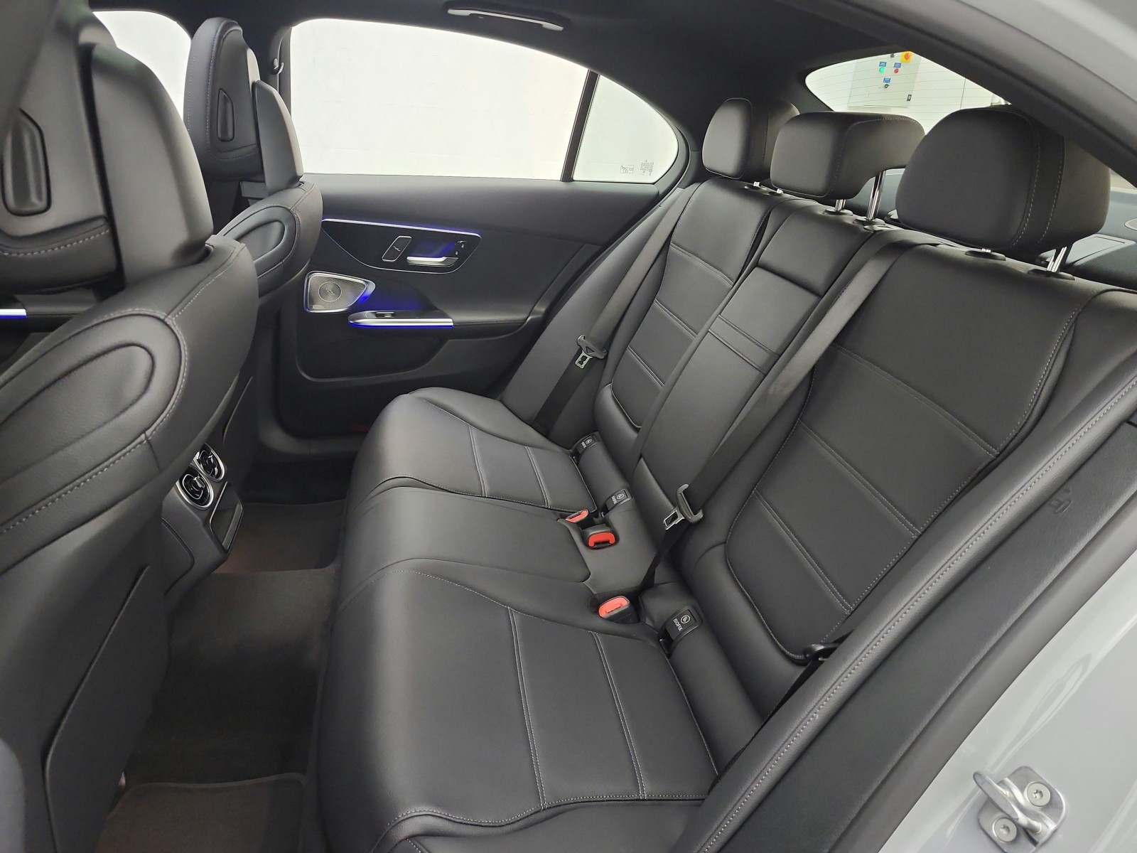 New 2026 MANUFAKTUR Alpine Grey Mercedes-Benz C 300 image 11