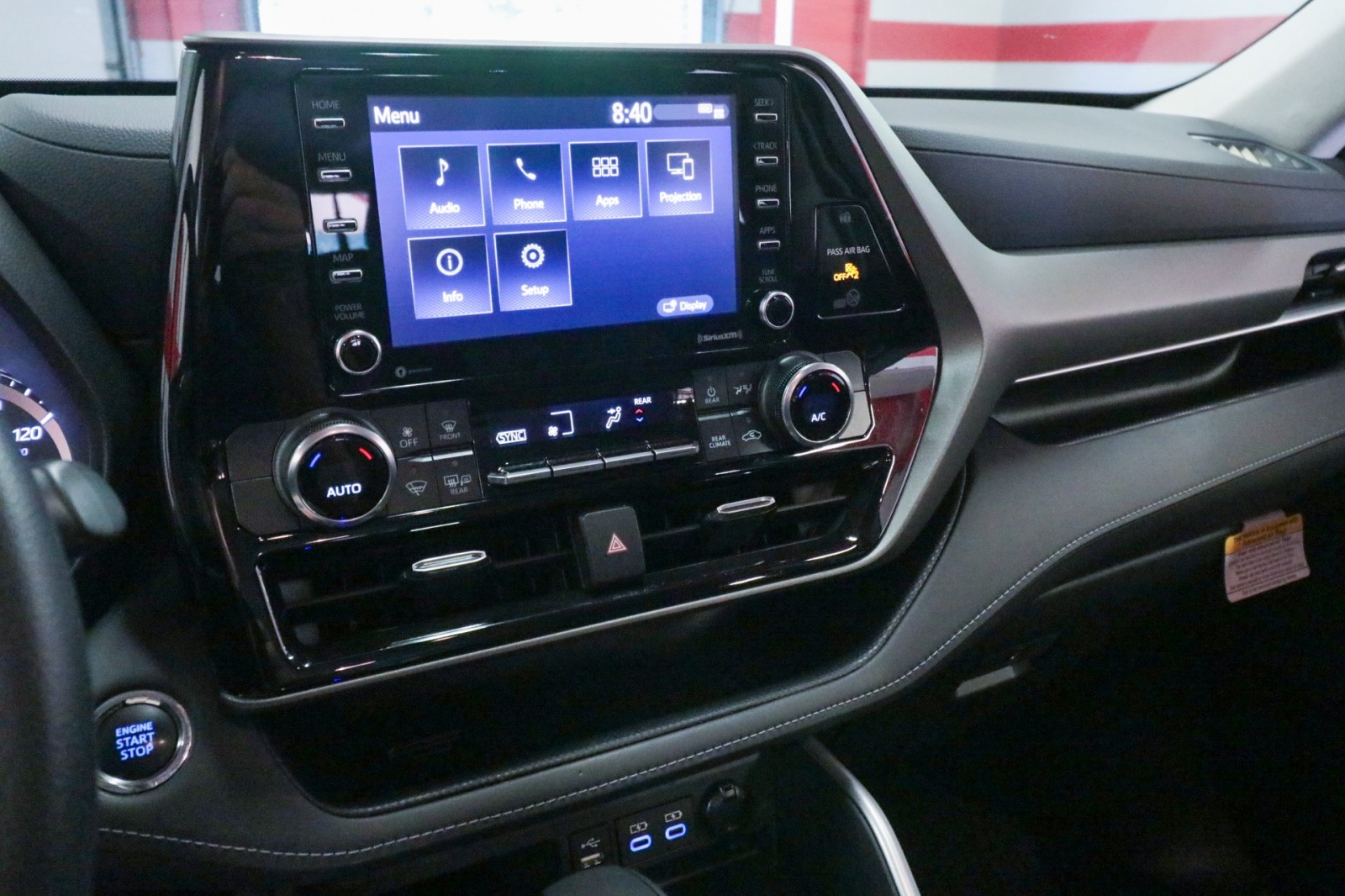 Used Car 2022 Toyota Highlander  L For Sale In Austin, Texas