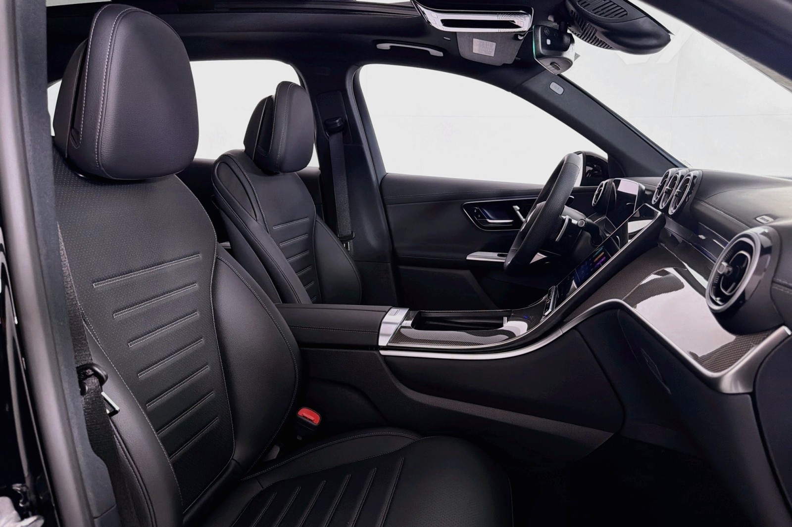 New 2026 Black Mercedes-Benz GLC 300 SUV image 6