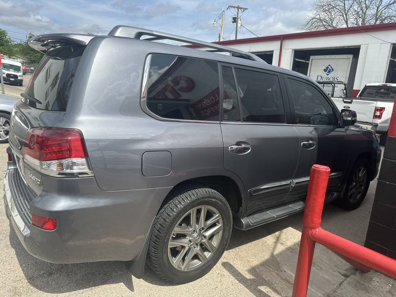 View vehicle photo 2