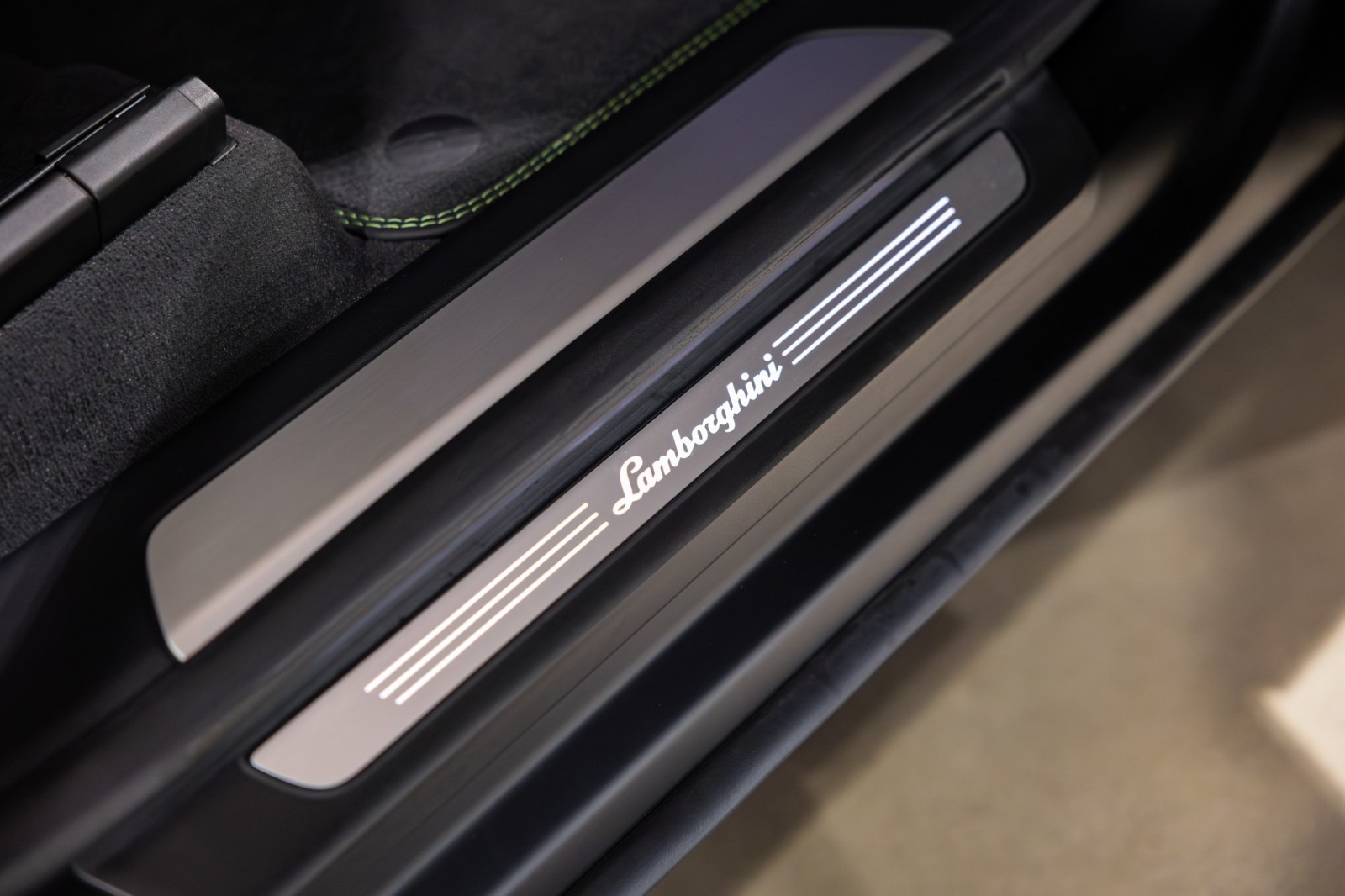 Used Car 2023 Lamborghini Urus  S For Sale Under $250,000 In Boerne, Texas