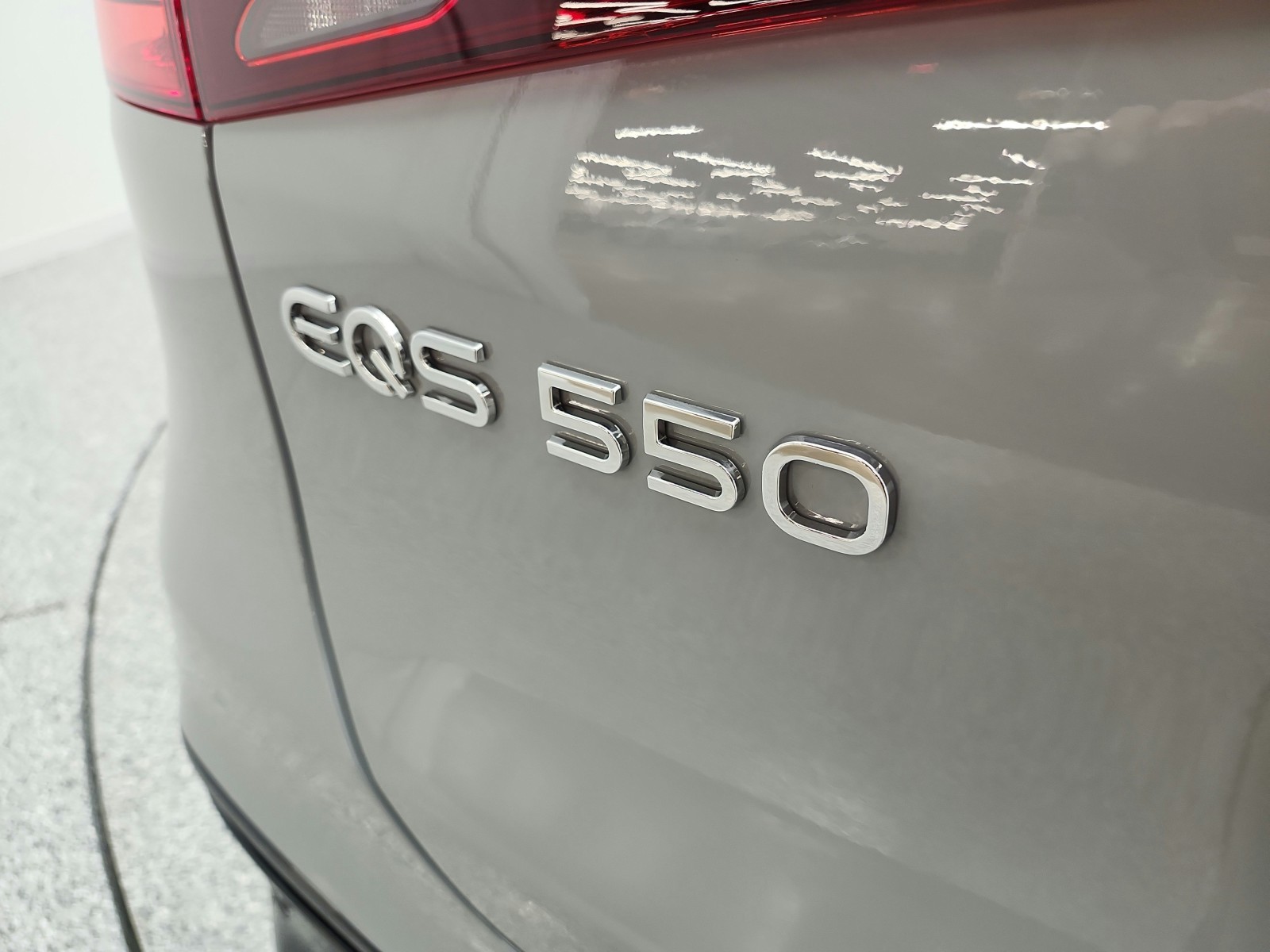 New 2026 MANUFAKTUR Alpine Grey Mercedes-Benz EQS 550 image 14