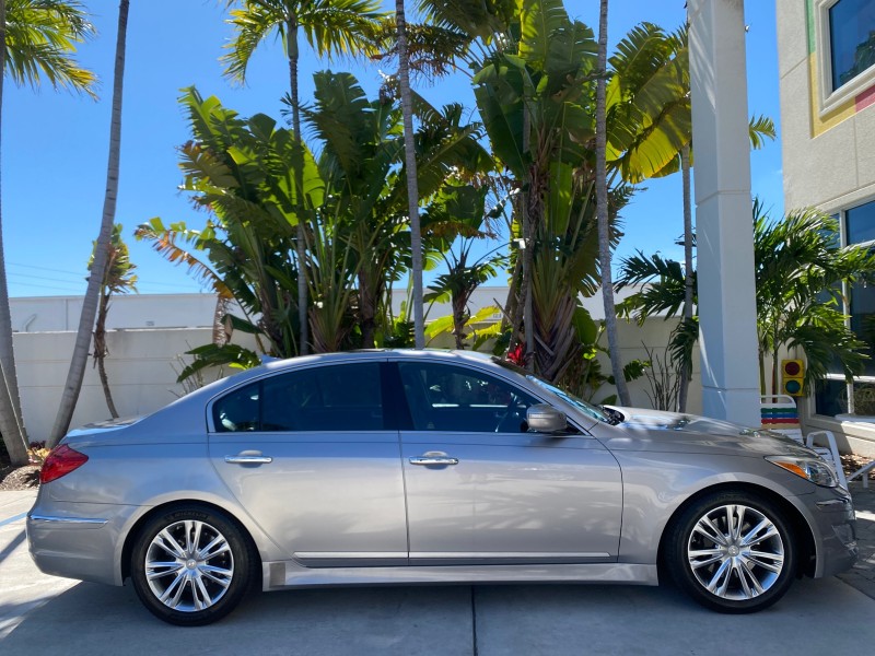 2012 Hyundai Genesis 3.8L SUNROOF PREM PKG in , 