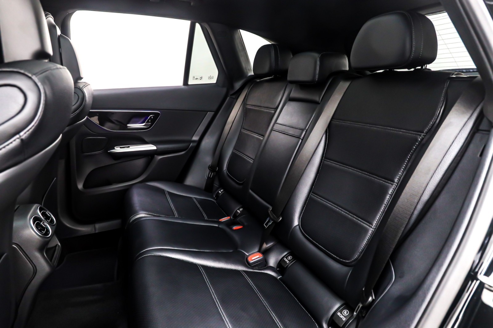 New 2026 Black Mercedes-Benz GLC 300 SUV image 8