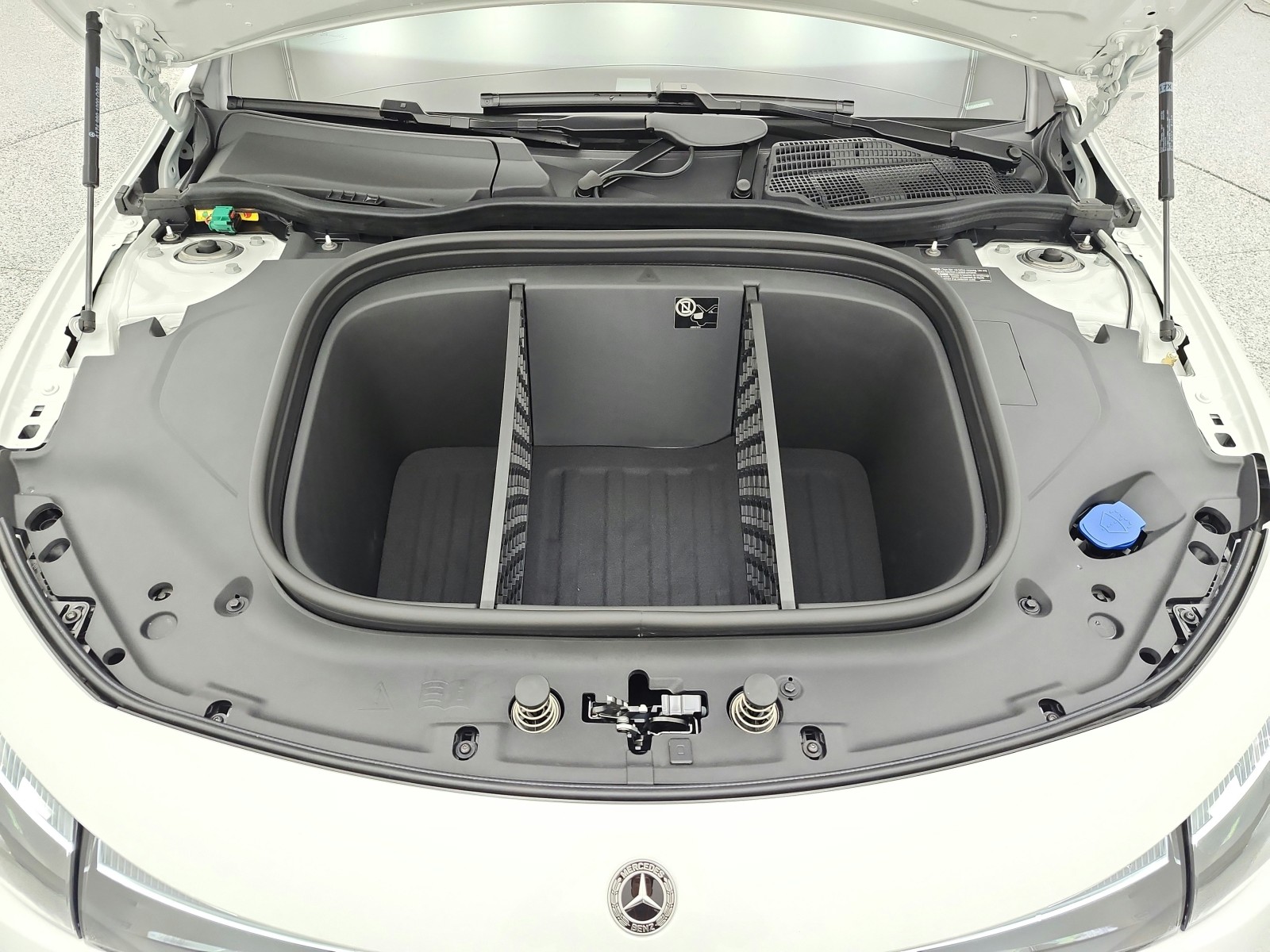 New 2027 Polar White Mercedes-Benz CLA 350 Electric image 12