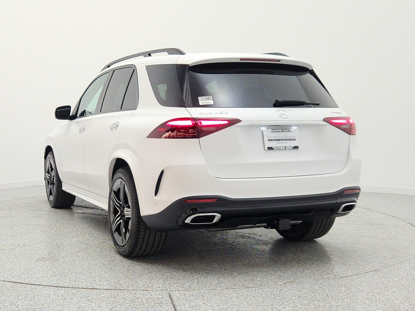 New 2026 MANUFAKTUR Moonlight White magno Mercedes-Benz GLE 450 4MATIC® SUV image 7