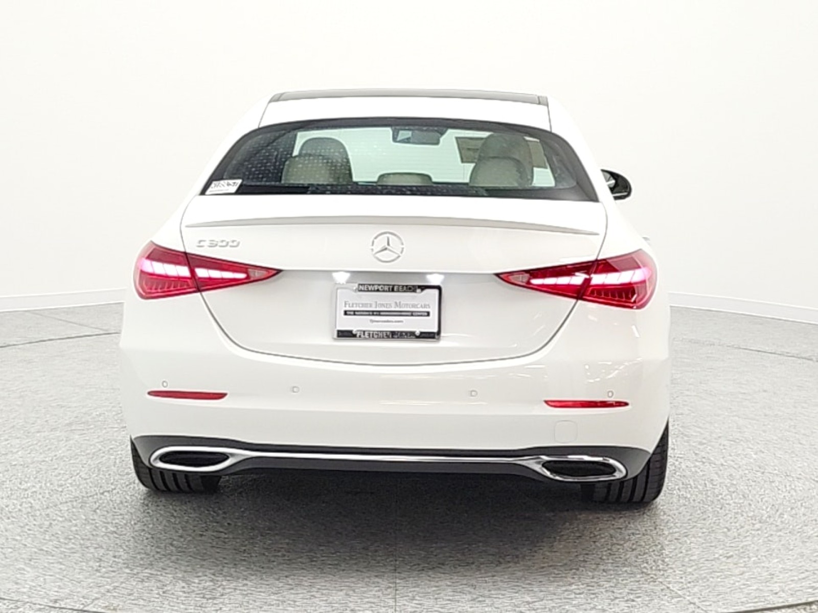 New 2026 MANUFAKTUR Moonlight White Metallic Mercedes-Benz C 300 image 6