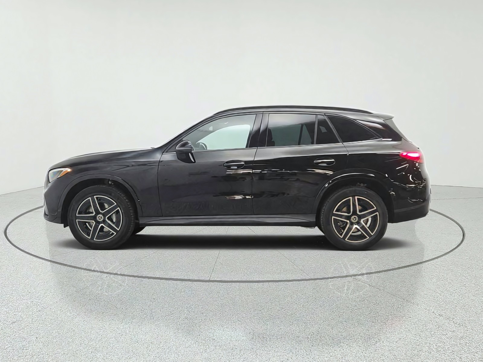 New 2027 Black Mercedes-Benz GLC 300 SUV image 8