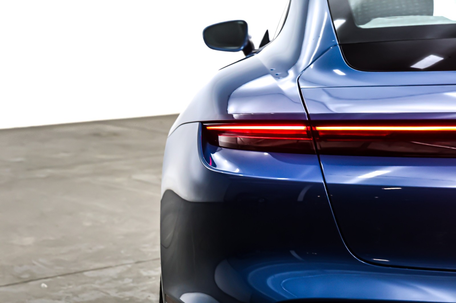 Used 2023 Neptune Blue Porsche RWD image 16