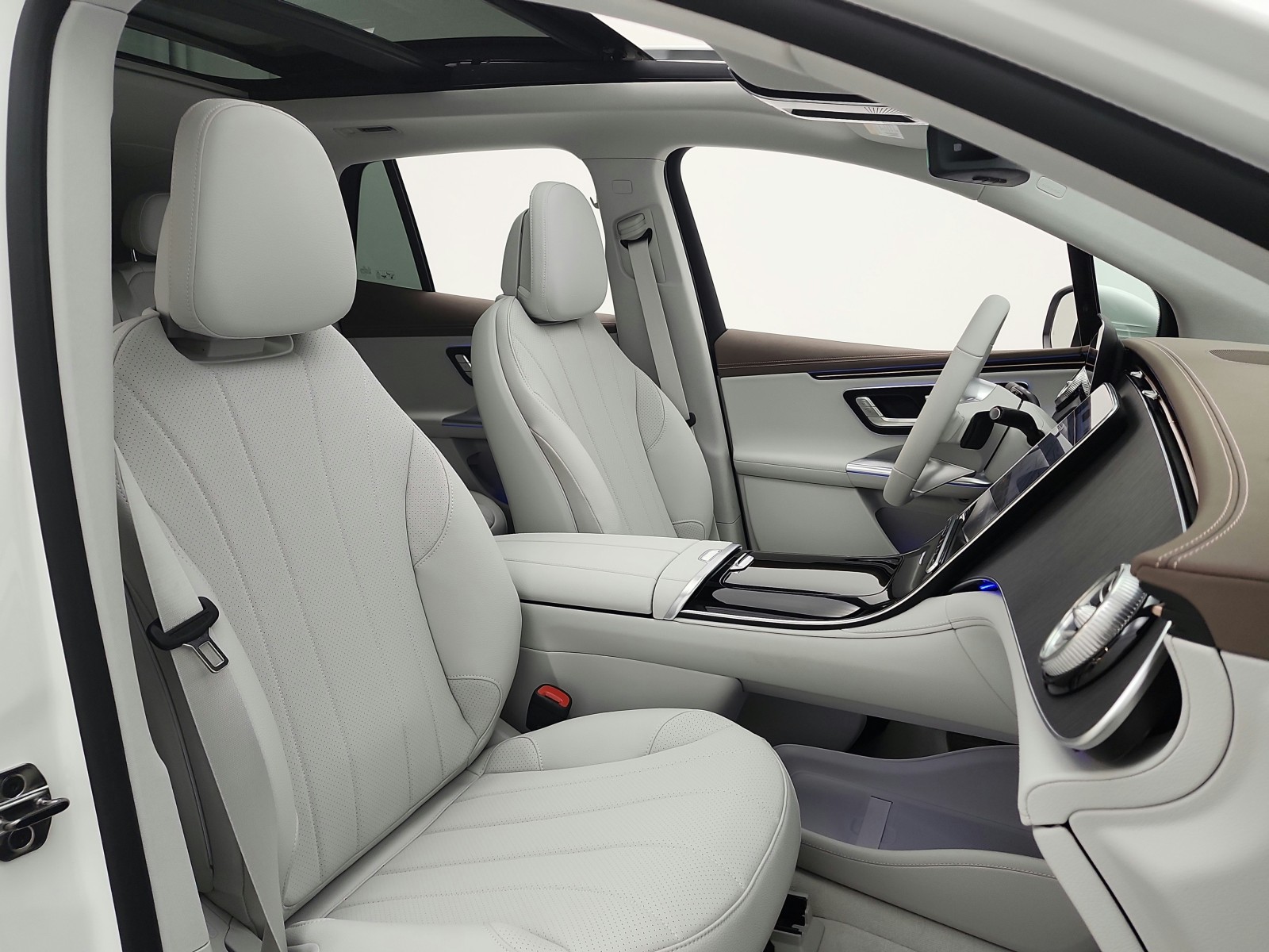 New 2026 Polar White Mercedes-Benz EQE 320+ image 14