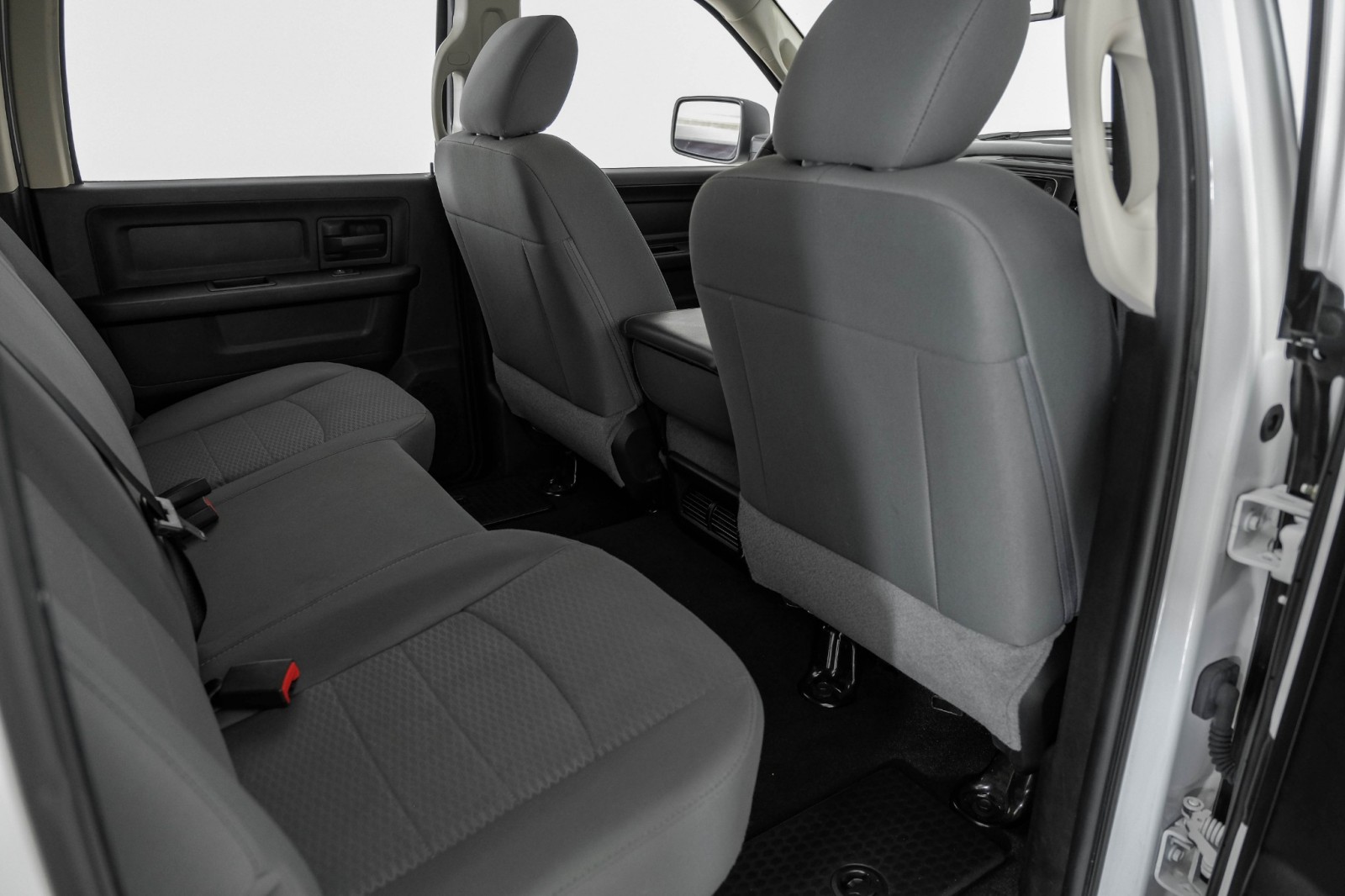 2018 Ram 1500 EXPRESS CREW CAB 4WD AUTOMATIC REAR CAMERA CRUISE  37