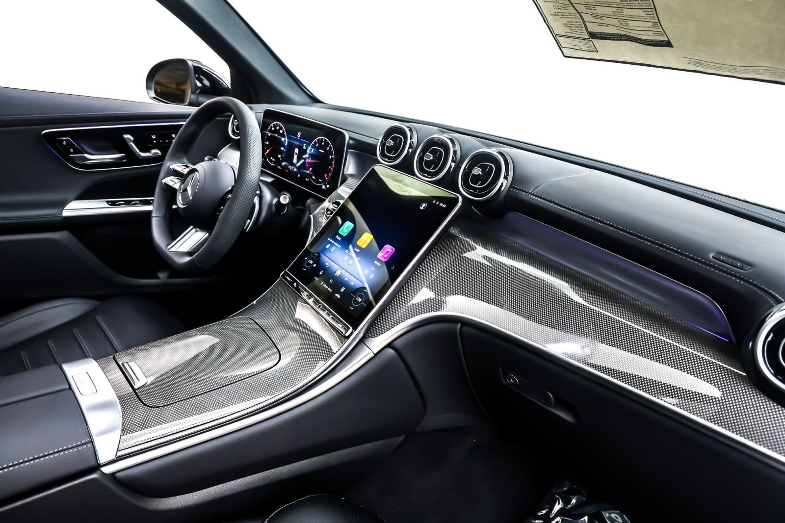 New 2026 Black Mercedes-Benz GLC 300 SUV image 5